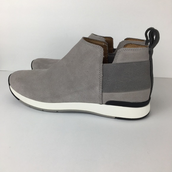 vionic women's cosmic cece casual sneaker bootie